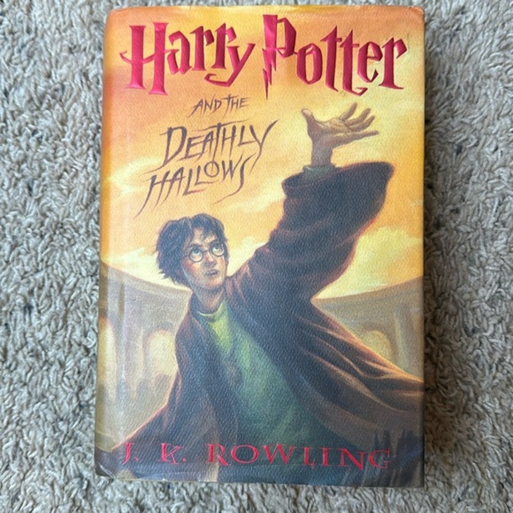 Harry Potter and the Deathly Hallows 2007 First Edition HARDCOVER